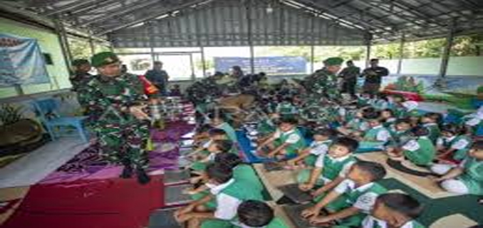 TNI dan Yayasan Lachaza Bagikan Makanan Bergizi Kepada Warga di Boawae